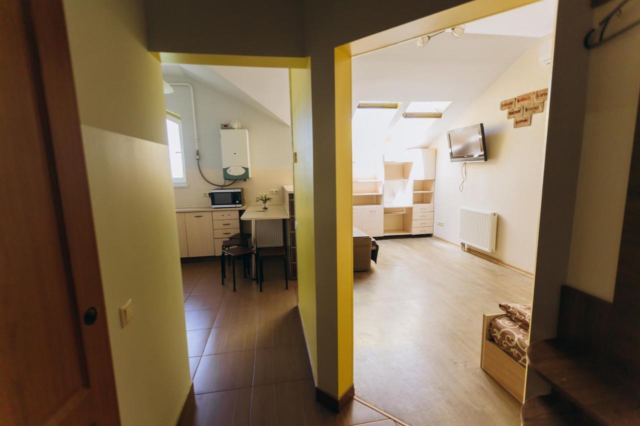 Затишні Apartments Біля Жд Вокзалу Ivano-Frankivsk Eksteriør billede